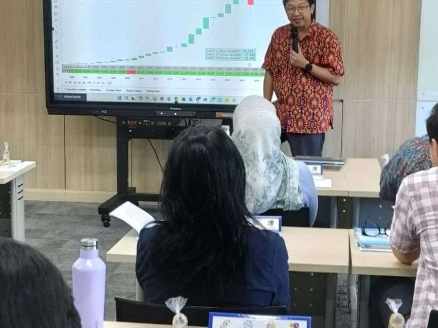 Dokumentasi kegiatan Andreas Hartono, CFP