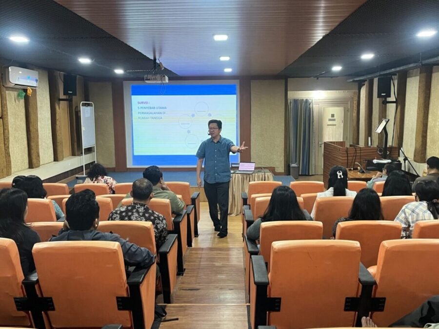 Dokumentasi kegiatan Andreas Hartono, CFP