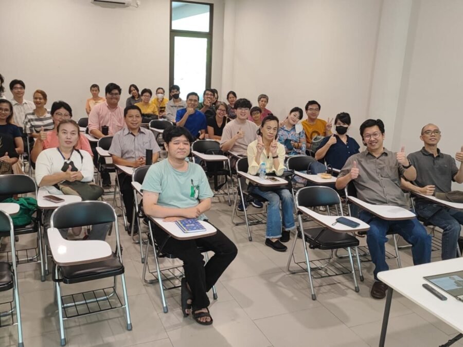 Dokumentasi kegiatan Andreas Hartono, CFP